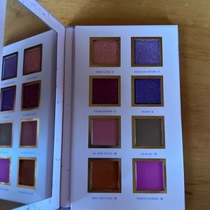 Spanglish eyeshadow palette